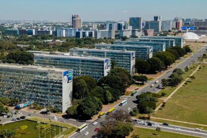 lei-reestrutura-carreiras-no-executivo-e-cria-mais-de-24-mil-cargos