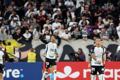 corinthians-derrota-santa-fe-e-segue-100%-na-copa-libertadores