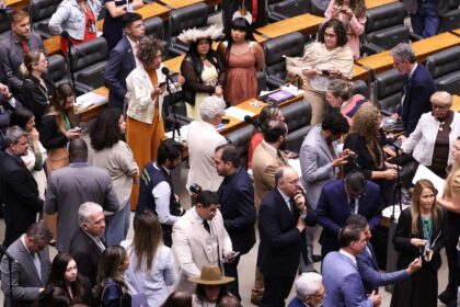 camara-vota-para-derrubar-veto-ao-pl-da-dosimetria;-falta-o-senado