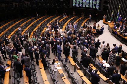 congresso-derruba-veto-de-lula-e-mantem-pl-da-dosimetria