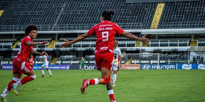 inter-aplica-3-a-0-no-santos-fora-de-casa-pelo-brasileirao-feminino