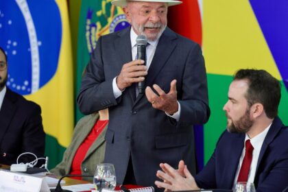 lula-anuncia-novo-desenrola-para-quem-ganha-ate-r$-8,1-mil