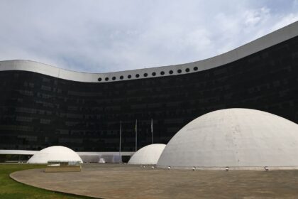 ia-pode-gerar-mais-fake-news-nas-eleicoes,-alertam-especialistas