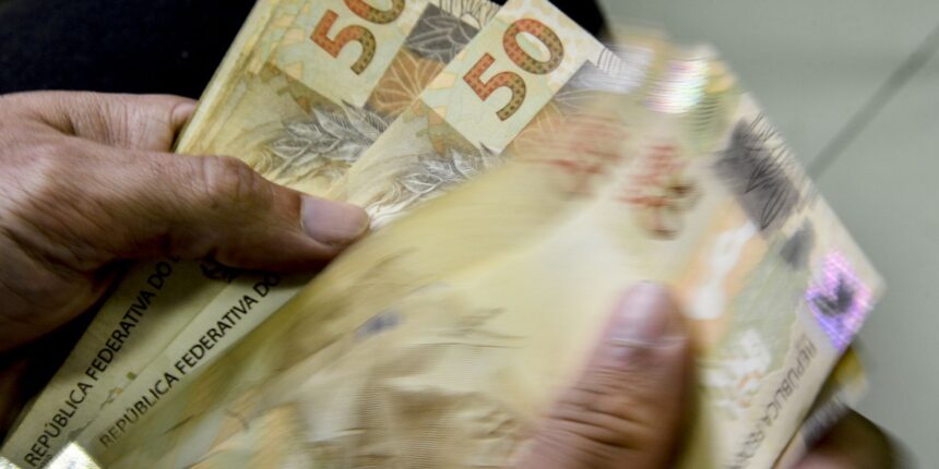 caixa-comeca-a-pagar-bolsa-familia-de-maio
