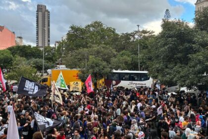 em-ato-na-capital-paulista,-estudantes-criticam-politicas-educacionais