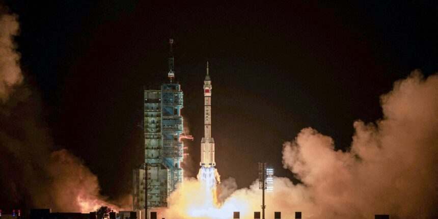 china-envia-astronauta-para-missao-espacial-de-um-ano