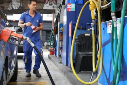 governo-fixa-subvencao-a-gasolina-em-r$-0,44-por-litro