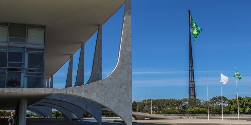 brasil-e-quem-define-como-combate-e-classifica-o-crime,-diz-planalto