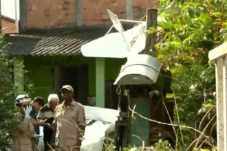 tragedia:-aviao-monomotor-cai-sobre-casa-na-baixada-fluminense-e-piloto-morre