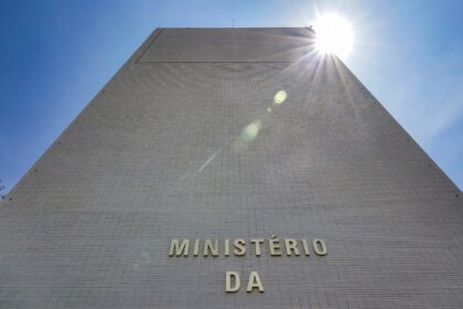 defesa-e-cidades-lideram-bloqueios-no-orcamento-de-2026