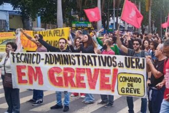 em-greve,-servidores-da-uerj-apresentam-demanda-ao-governo-do-rj