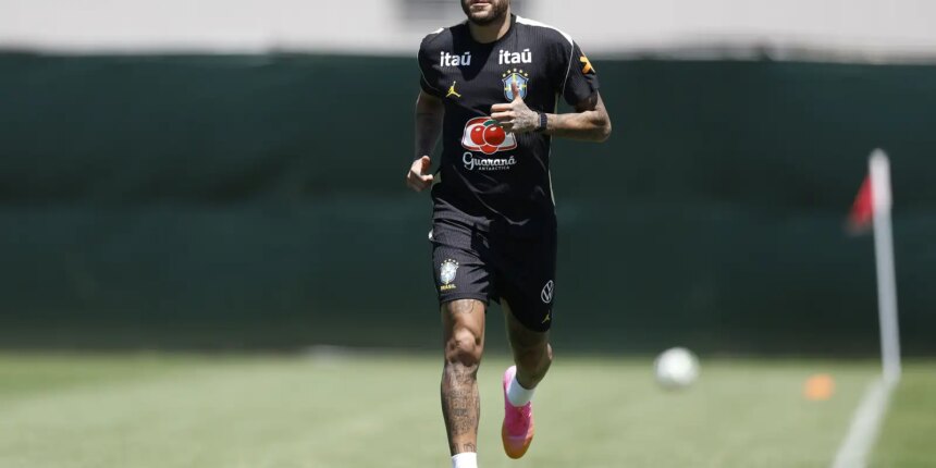 neymar-vai-a-campo-pela-primeira-vez-em-treino-da-selecao-brasileira