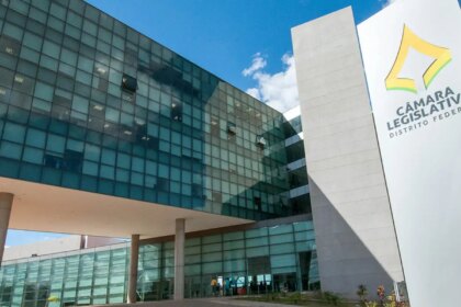 deputados-distritais-extinguem-jornada-6×1-de-terceirizados