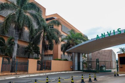 anvisa-determina-recolhimento-de-lotes-de-antibioticos
