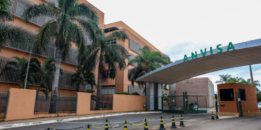 anvisa-determina-recolhimento-de-lotes-de-antibioticos