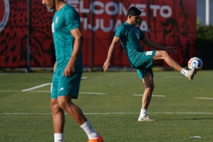 em-carta-deixada-em-vestiario,-selecao-iraniana-pede-paz-entre-nacoes