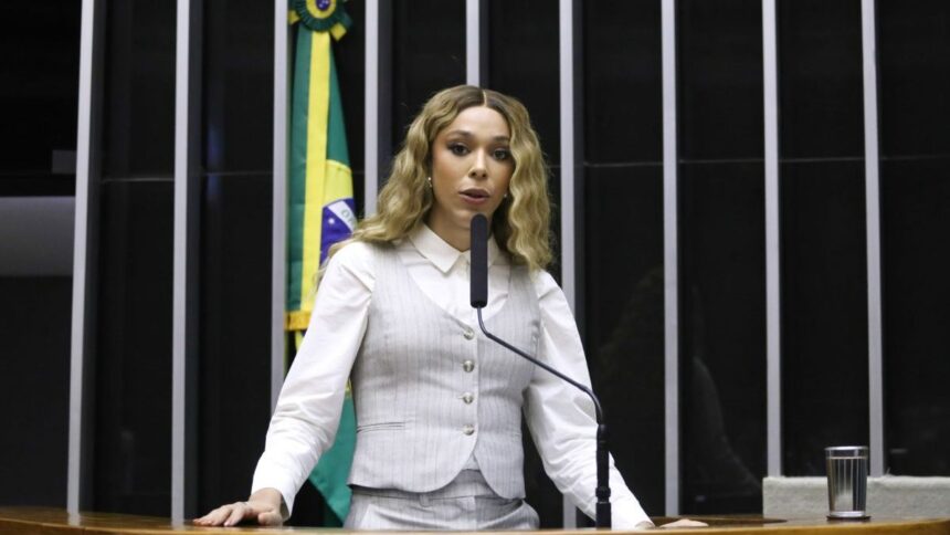 suicidio-politico:-erika-hilton-detona-direcao-do-psol-e-expoe-crise-eleitoral-interna