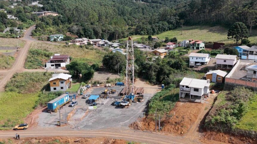 r$-7-milhoes-abaixo-da-terra:-poco-profundo-vai-buscar-agua-no-aquifero-guarani-em-cidade-de-sc