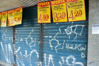 supermercados-vao-fechar-aos-domingos-em-mais-uma-cidade-nas-proximas-semanas;-veja-o-que-muda