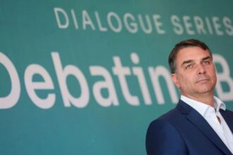 ofensiva-antidemocratica:-pt-avalia-medidas-no-tse-que-podem-deixar-flavio-bolsonaro-inelegivel