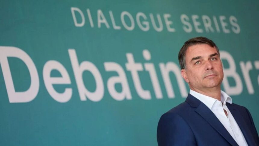 ofensiva-antidemocratica:-pt-avalia-medidas-no-tse-que-podem-deixar-flavio-bolsonaro-inelegivel