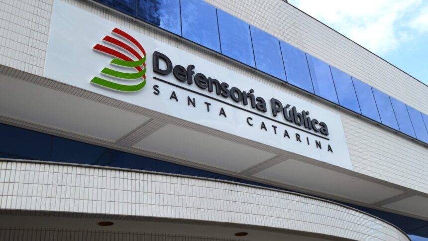 defensoria-de-sc-preve-r$-3,8-milhoes-para-pagamento-de-penduricalhos-em-programa-que-converte-folgas-em-dinheiro