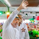lula-antecipa-prazo-legal-e-pede-voto-na-bahia:-pelo-amor-de-deus,-de-um-votinho-para-mim