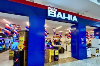 apos-fechar-298-lojas,-casas-bahia-registra-rombo-de-r$-10,1-bilhoes