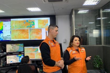 governadora-marilisa-boehm-visita-defesa-civil-apos-tempestade-de-granizo-atingir-florianopolis-e-biguacu
