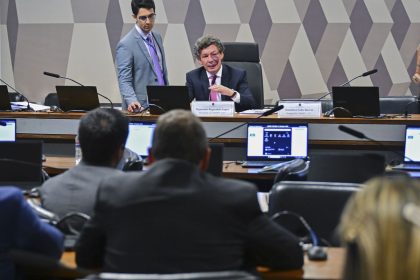 ajustes-no-texto-adiam-votacao-da-mp-da-“taxa-das-blusinhas”
