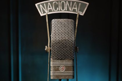 no-mundo-da-bola-recorda-momentos-epicos-do-esporte-na-radio-nacional