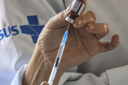 anvisa-amplia-indicacao-de-vacina-contra-meningite