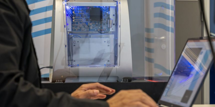 novo-computador-quantico-educacional-passa-a-ser-usado-no-senai