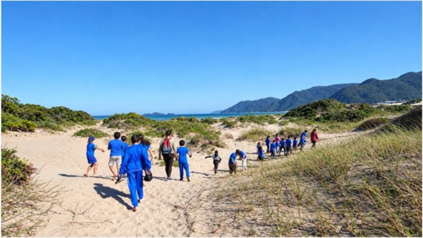 melhor-escola-publica-de-florianopolis-nao-aplica-provas,-fica-em-area-cercada-pela-natureza-e-e-destaque-desde-2023