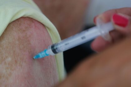 rio-amplia-vacinacao-contra-a-covid-19-para-idosos-e-trabalhadores