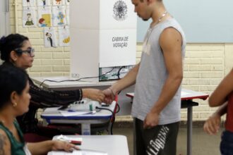 caminhos-da-reportagem:importancia-do-voto-para-jovens-e-idosos