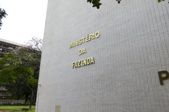 governo-reduz-projecao-do-pib-para-2%-em-2026-e-2,3%-em-2027