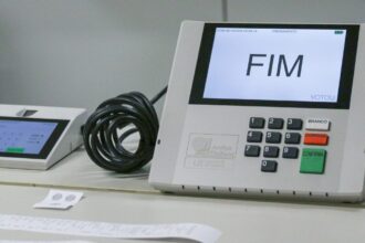 tre-sc-inicia-preparacao-de-quase-19-mil-urnas-em-sc-para-as-eleicoes-de-2026