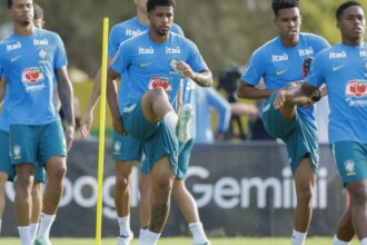 selecao:-ancelotti-comanda-1o-treino-com-grupo-completo-na-australia