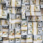 com-pessimismo-externo,-dolar-sobe-0,47%-e-aproxima-se-de-r$-5,20